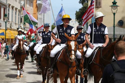 13164381_1596220340707755_3944345138440920941_n[1]