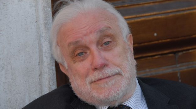 Morto Luciano De Crescenzo, l’ingegnere filosofo che raccontò&nbsp;Napoli