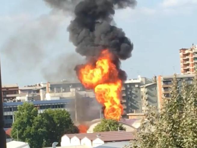 Trezzano, incendio in un’azienda di prodotti da cannabis: tre feriti. Due sono&nbsp;gravi