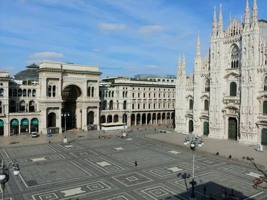 Coronavirus, Milano lancia il piano per la ripartenza: zone 30 km/h e più spazi per i tavolini dei&nbsp;bar