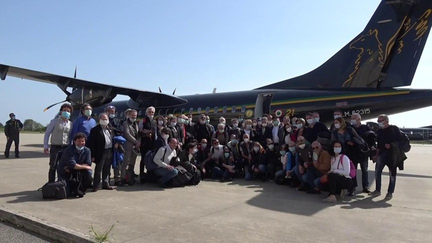 Coronavirus, 58 medici volontari partono per il Nord Italia: “È il nostro atto d’amore per il&nbsp;paese”