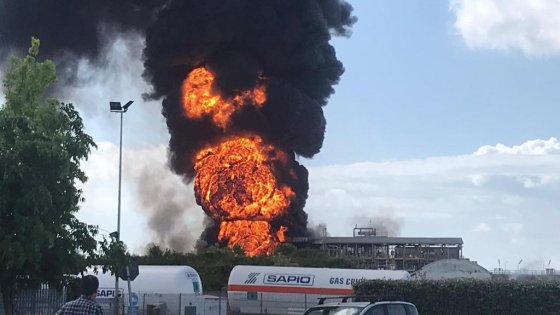 Marghera, in fiamme ditta di prodotti&nbsp;chimici: