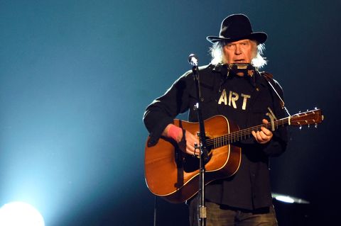 singer-neil-young-performs-onstage-at-the-25th-anniversary-news-photo-462897678-1541078154
