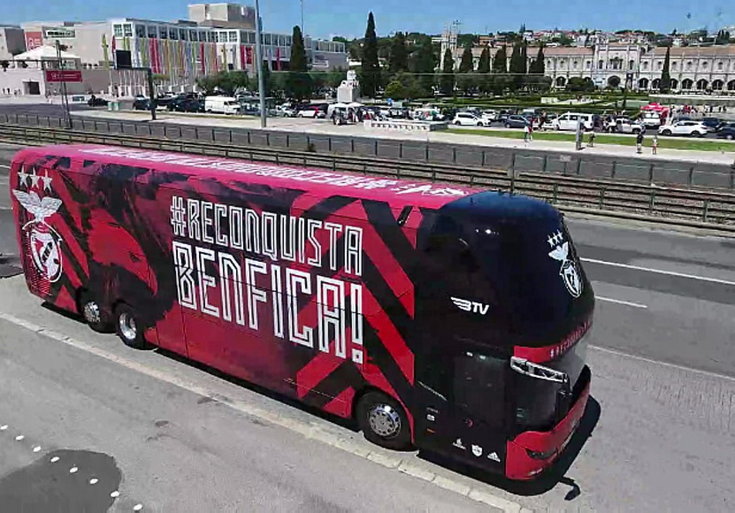 Benfica, assalto al pullman della squadra: due giocatori&nbsp;feriti