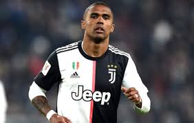 Juventus, si fa male Douglas Costa: stagione&nbsp;finita