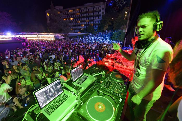 Stop discoteche, ……