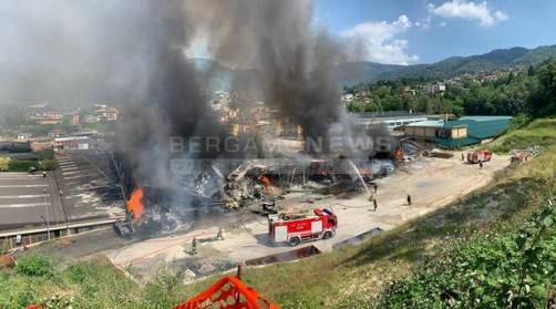 incendio-in-un-azienda-tessile-di-legge-680749.660x368