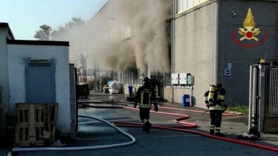 Incendio in una ditta farmaceutica ad Abbiategrasso: feriti due&nbsp;dipendenti