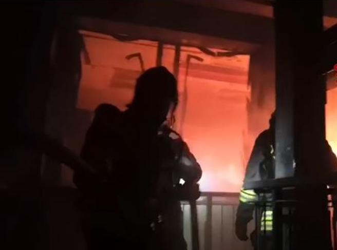 Milano, grosso incendio nella notte nella scuola di via Poerio: distrutte molte&nbsp;aule