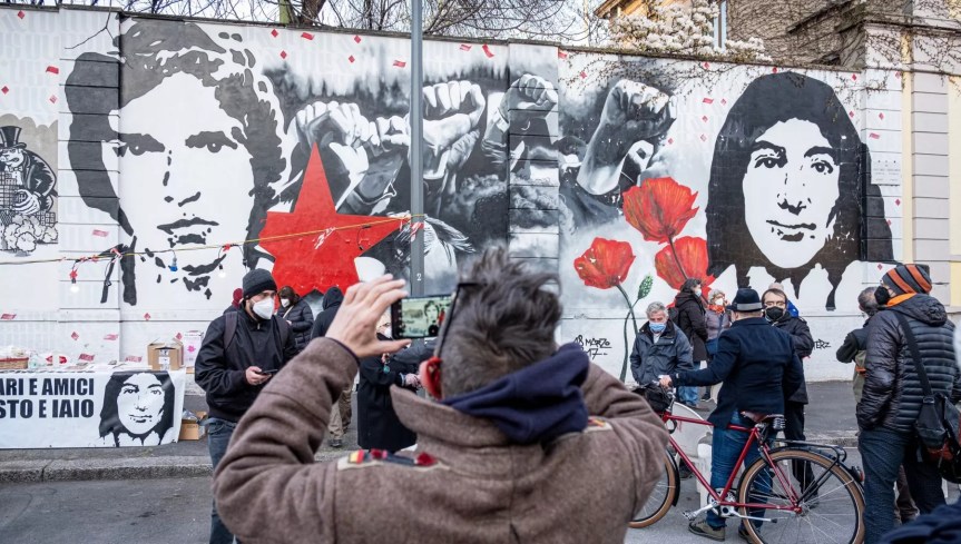 Fausto e Iaio, a Milano la commemorazione dell’omicidio dei due giovani militanti del Leoncavallo 43 anni&nbsp;dopo
