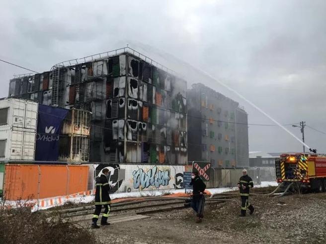 Strasburgo, incendio in un datacenter dell’azienda di server Ovh: centinaia di siti&nbsp;down