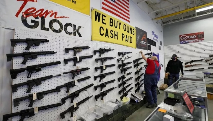 Stati Uniti, ancora una sparatoria: un morto e cinque feriti in un mobilificio del&nbsp;Texas