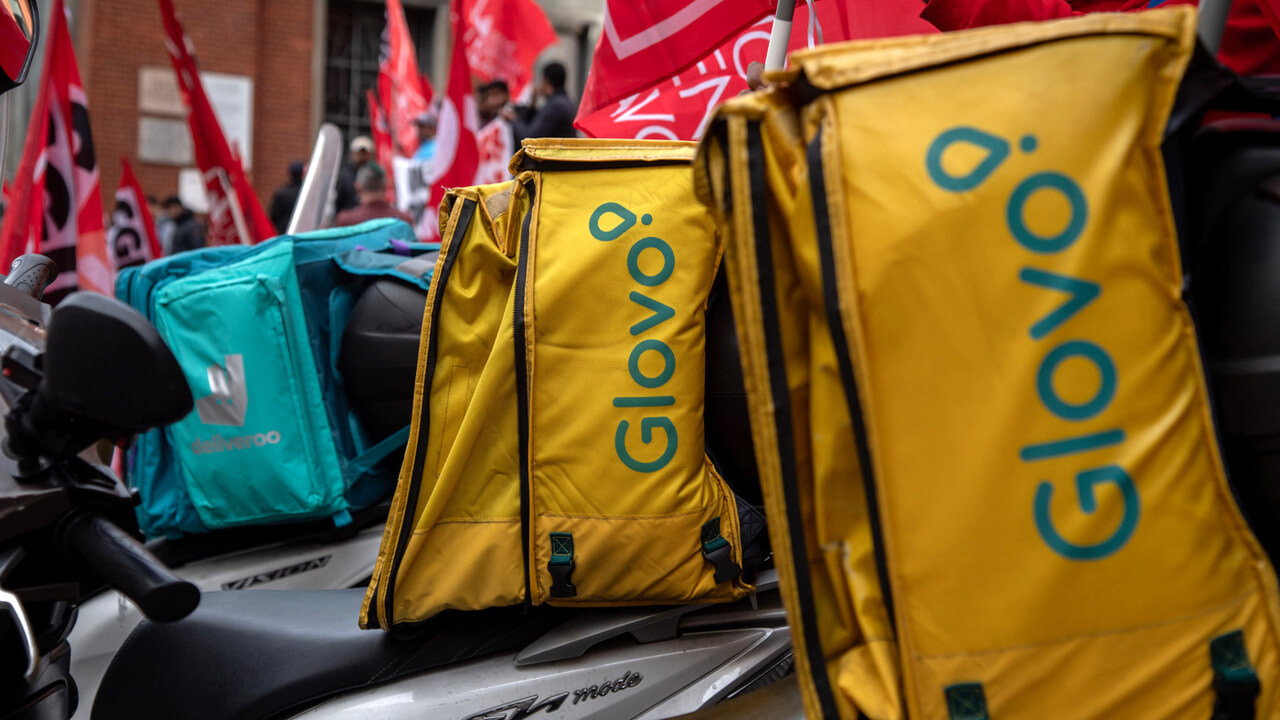 Arriva la prima legge europea sui rider (che però esclude i tassisti ...